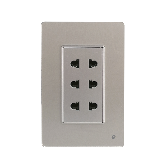 TOMACORRIENTE UNIVERSAL TRIPLE SERIE CRISTAL COLOR GRIS